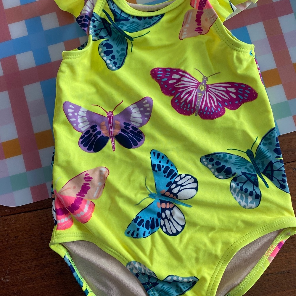 Tea Collection 3T swimsuit in very good condition!